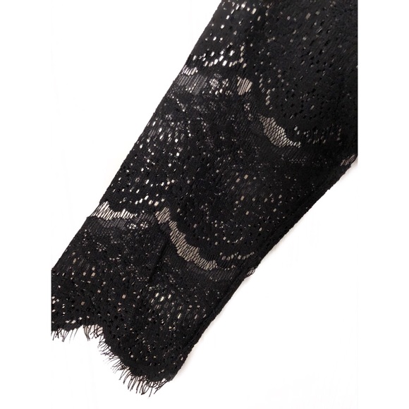 🌱2/$15 Lace 3/4 sleeve top - Picture 3 of 3